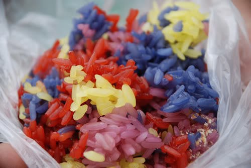 Steamed glutinous rice with seven colors of Nung Din people