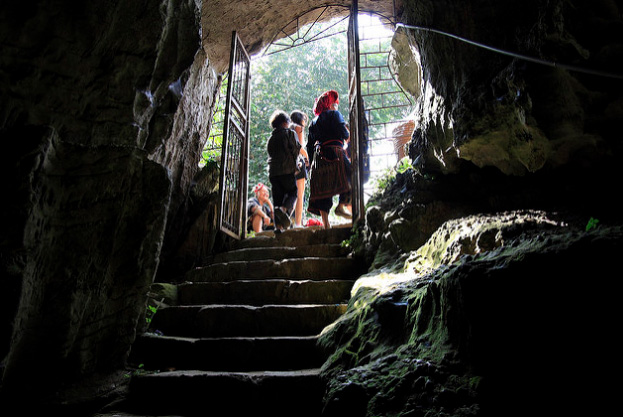Ta Phin Cave