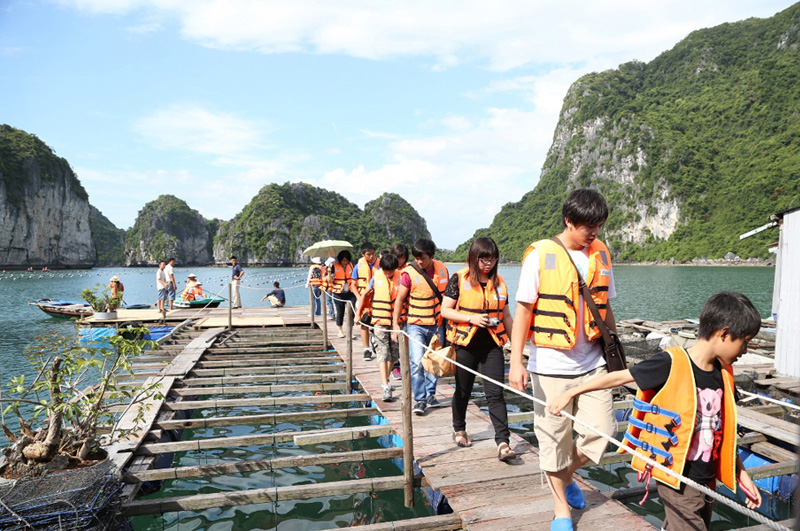 Visit Vung Vieng Fishing Village